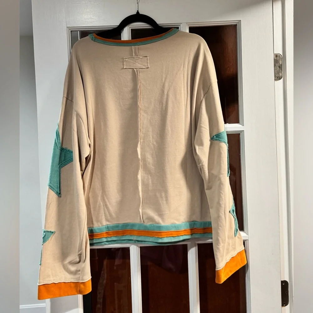 NWT Sage & Fig French Terry Star Applique Patch Pullover Top - Picture 2 of 2